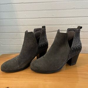 Women's Gray Ankle Boots cowhide and knit